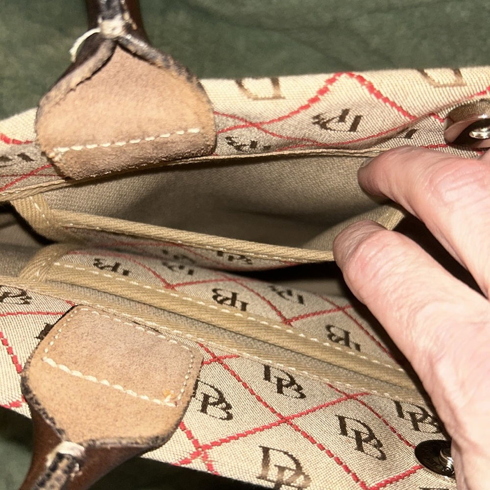 Authentic Dooney & Bourke Vintage Signature Tote Brown & Red Accents - Picture 10 of 15